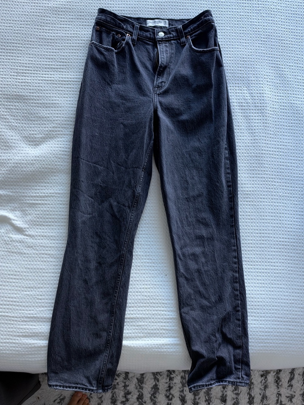 Abercrombie & Fitch Black Curve Love 90s Straight Ultra High Rise